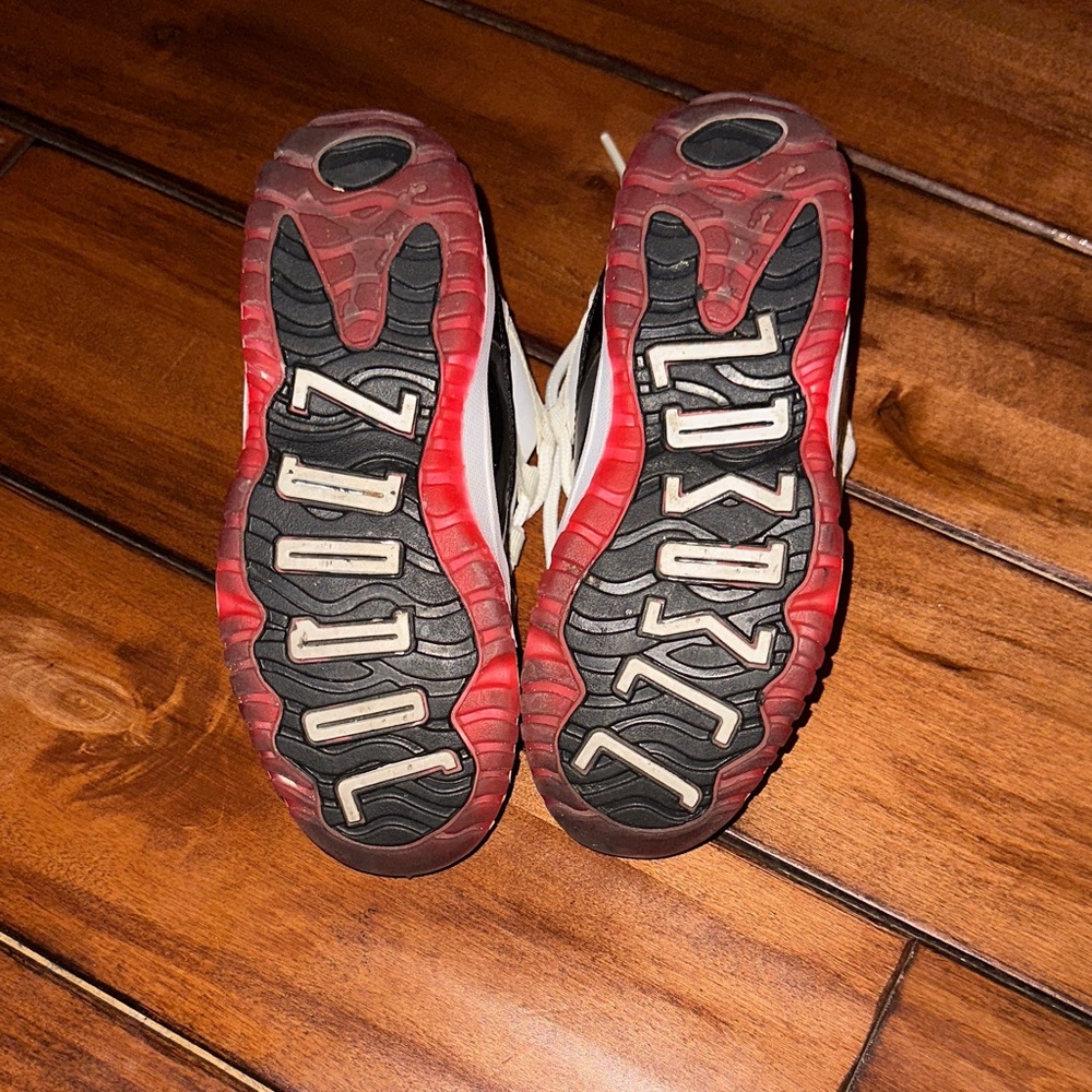 Jordan 12C Sneakers with Black and White Tag - Picture 3 of 4